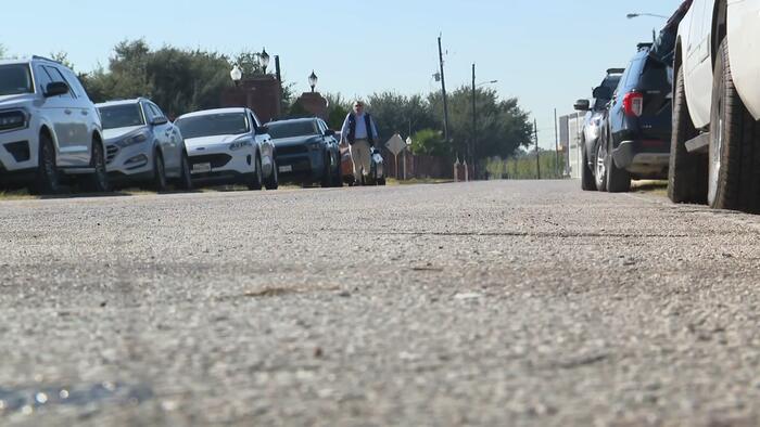 Man hospitalized after crash involving ICE agents during pursuit in ...