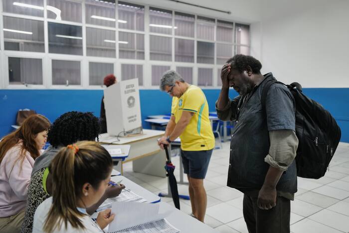 Brazil votes in a tense Lula vs Bolsonaro runoff with US influence over ...
