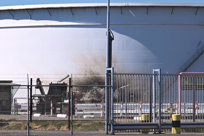 Explosion at Dutch port of Rotterdam leaves 1 dead, several injured