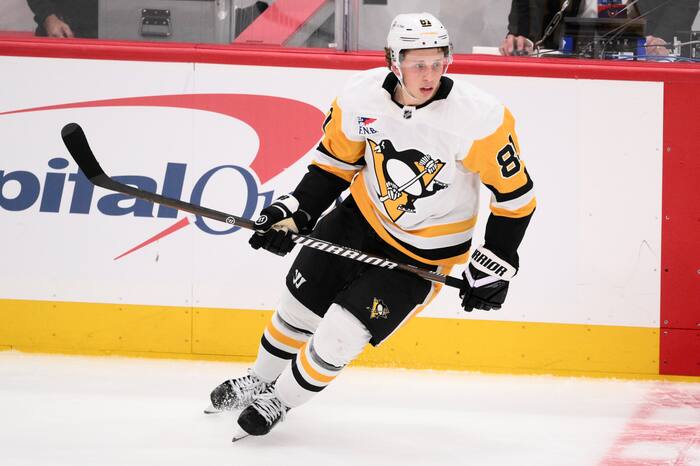 Penguins forward Ben Kindel back in Pittsburgh after collapsing on team ...