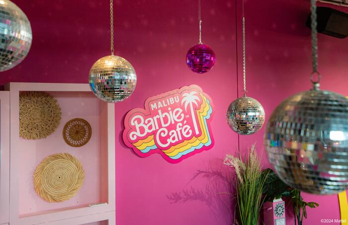 Malibu_Barbie_Caf%C3%A9