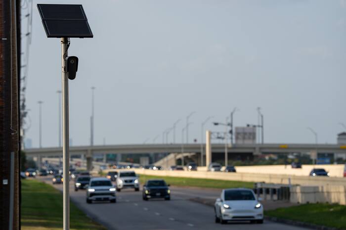 Texas freezes installation of Flock cameras along state roads