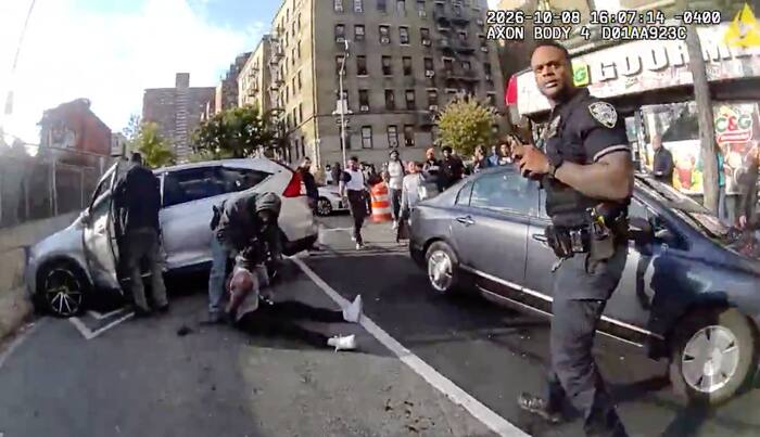 Lawyers for NY man shot by ICE say officer fired into car without warning
