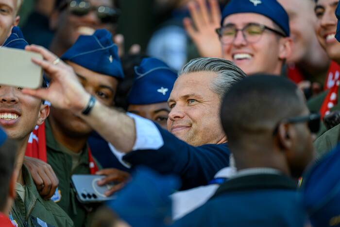 Air Force beats Navy 14-9 to get jump on Commander-in-Chief's Trophy ...