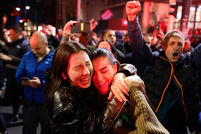 Serbia’s Aleksandar Vucic concedes defeat to the student-led movement ...