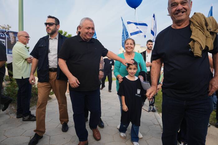 Voters in Israel are deciding whether to oust Netanyahu after 3 years ...