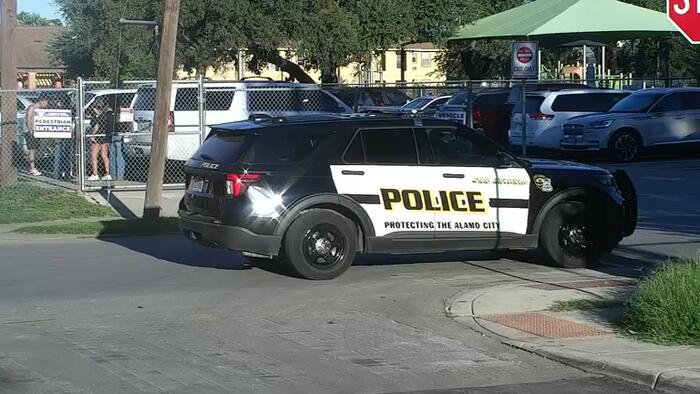 Vehicle hits girl near school on West Side, SAFD says