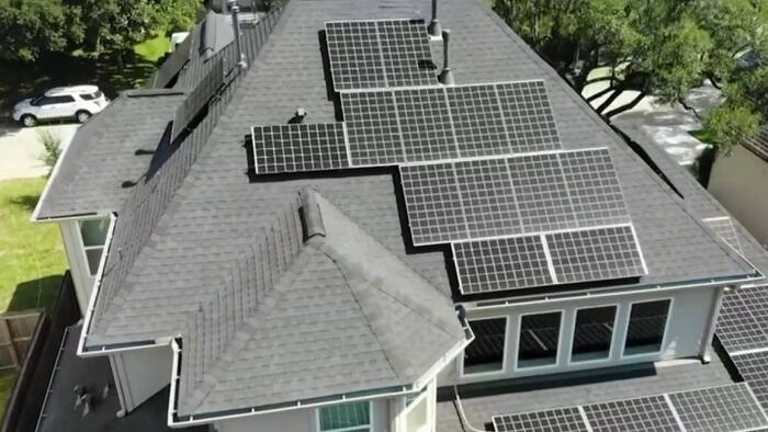 Solar panel promises turn into costly problems for Texas homeowners. Who's responsible?
