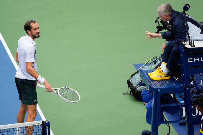 For the birds: Medvedev protests US Open umpire's call to replay a ...