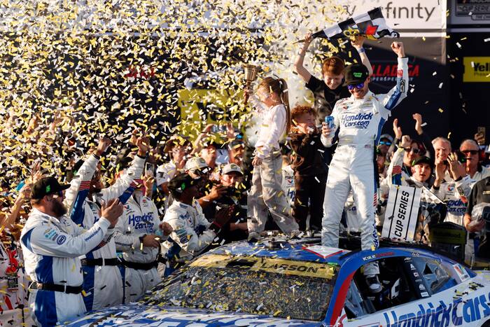 Kyle Larson extends Chase points lead with first NASCAR win at ...