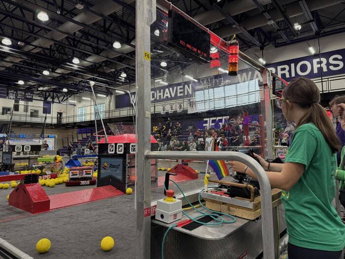 clickondetroit.com - Amaya Kuznicki - Girls take controls at Michigan robotics invitational in Woodhaven