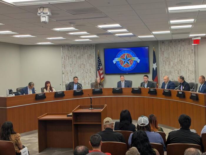 Pasadena council members call for police leadership changes as 5 lieutenants sue over assistant chief appointment
