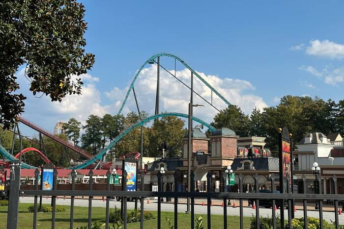 Six Flags says it will install seat belts on Georgia roller coaster ...