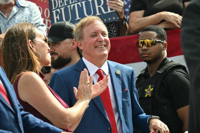 Trump returns to Texas for a high-stakes push to keep the state in ...