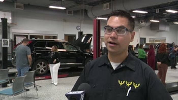 click2houston.com - Kendra  Mackey - Barbara Jordan Center opens student-operated auto shop
