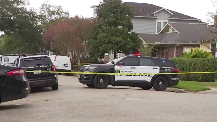 Homicide detectives investigating fatal shooting in Woodland Heights