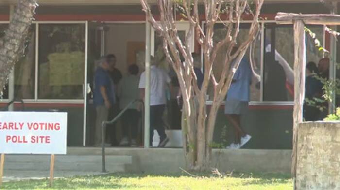 Voters, election officials report scanner issues at early voting site in Leon Valley