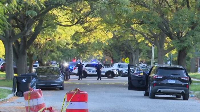 3 adults, 1 juvenile in custody after postal worker assaulted, gun ...