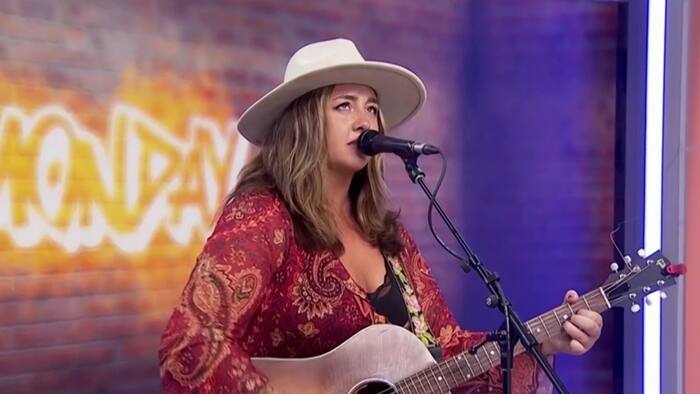 Detroit Singer Julia Rose performs new single, previews album