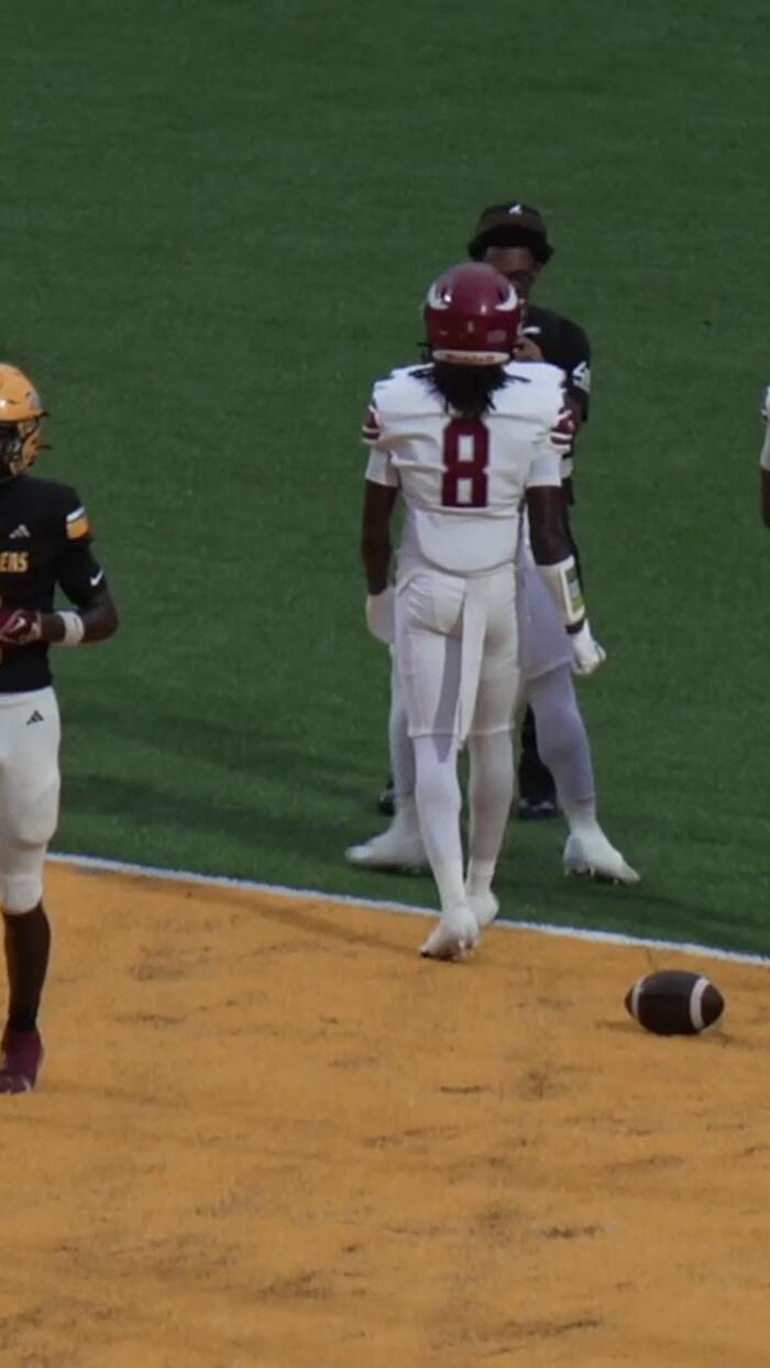 Sa’mon Ellison-Morgan keeps the play alive AND finds Marquez Hicks for ...
