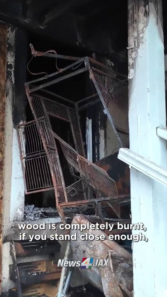 Jacksonville Beach fire displaces 6 residents from mixed-use building