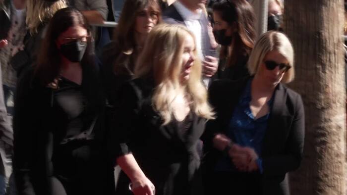 Christina Applegate says she does not of multiple-sclerosis