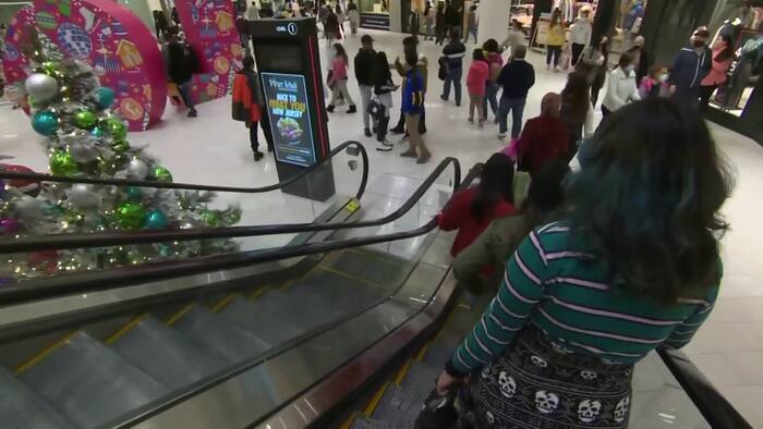 Eye On Consumer: Interest rates and holiday purchases
