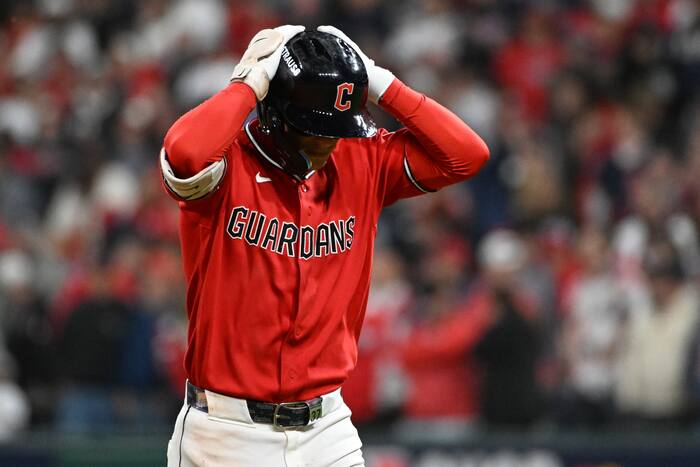 Guardians lose Game 2 despite Williams' 11 strikeouts