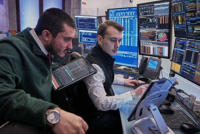 Asian Markets Mixed as Concerns Over AI Risks Continue to Grow