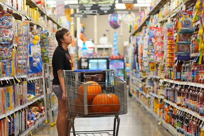 Trump's inflation failure threatens Republicans in midterm elections