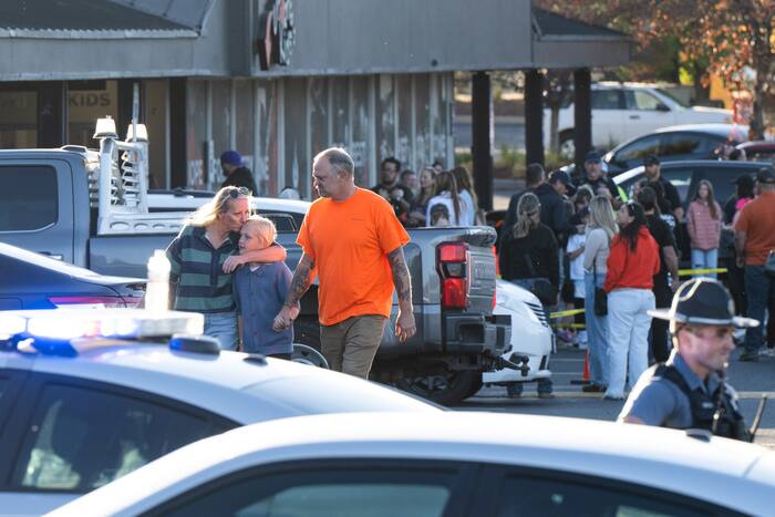 Community member praised for stopping Oregon school shooting