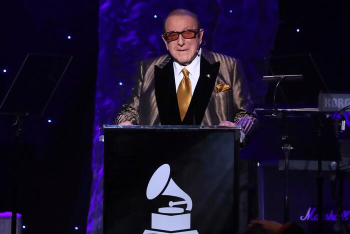 Clive Davis pre-Grammy gala to continue after his death