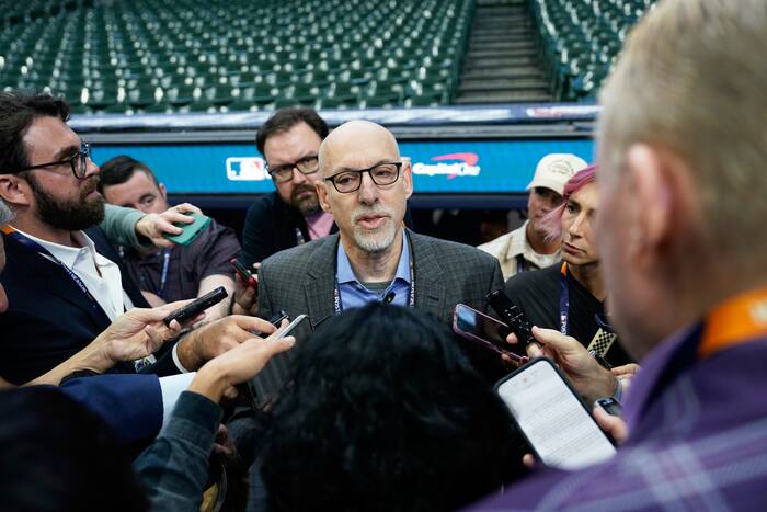 Union chief rejects MLB salary cap as World Series begins