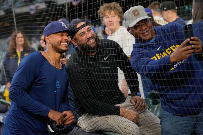 Peralta faces Brewers in World Series after eight seasons with them