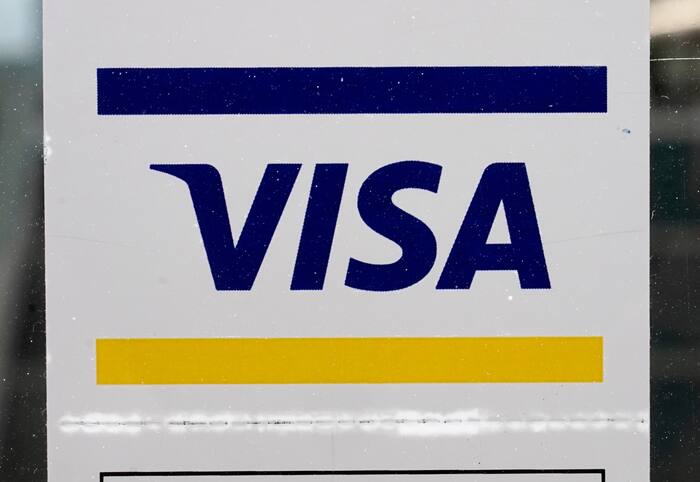 Visa wins approval to set up bank card clearing in China