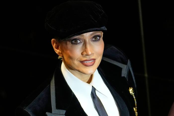 Jennifer Lopez brings diva wattage as Dolce & Gabbana refreshes its Sicilian inheritance