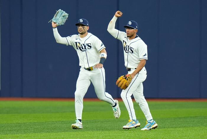 Yankees rookie's fly ball hits catwalk at Tropicana Field