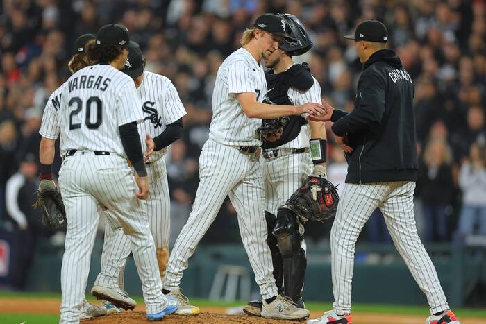 White Sox face elimination after home losses to Guardians