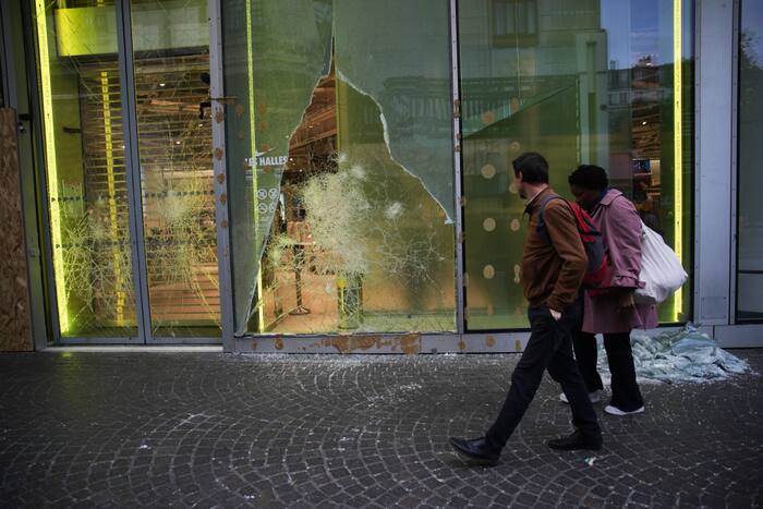 Curfews restore calm to Paris after France's worst rioting in years