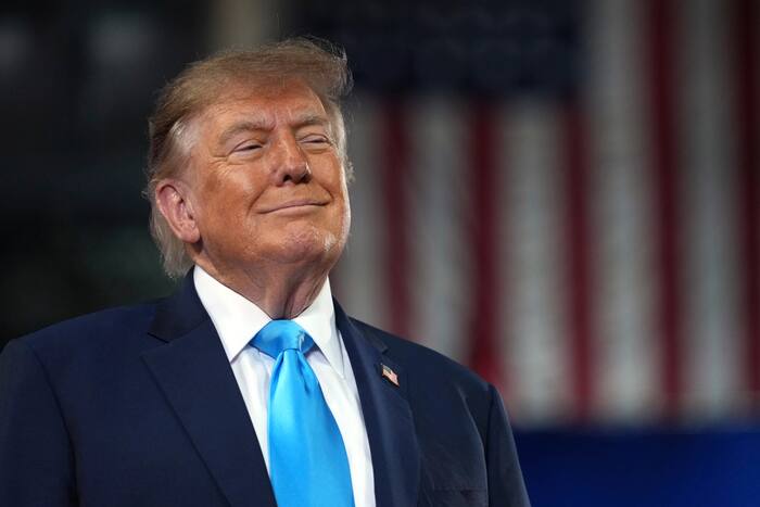 Trump praises Republican candidates for their appearance at rally