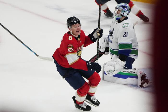 Brady Tkachuk completes his 2nd straight natural hat trick in OT as Panthers stun Canucks