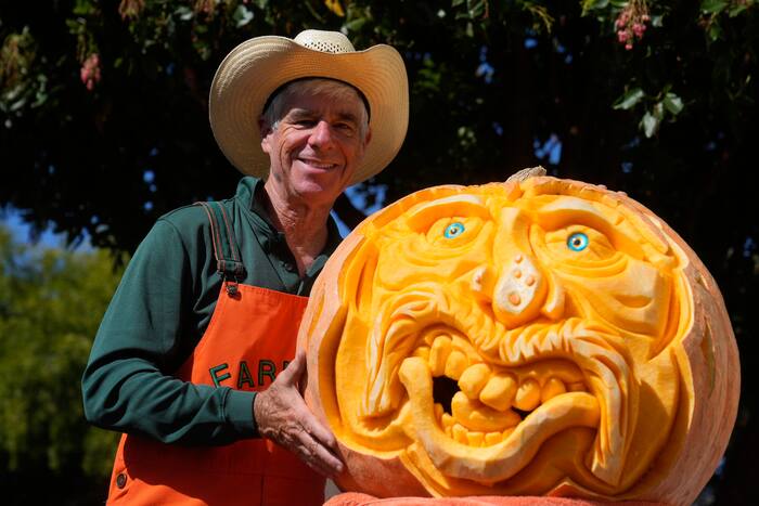 'Picasso of Pumpkin Carvers' marks 40 years of Halloween artistry