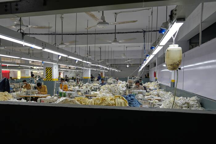 Pakistan factory workers face dangerous heat despite global brand pledges