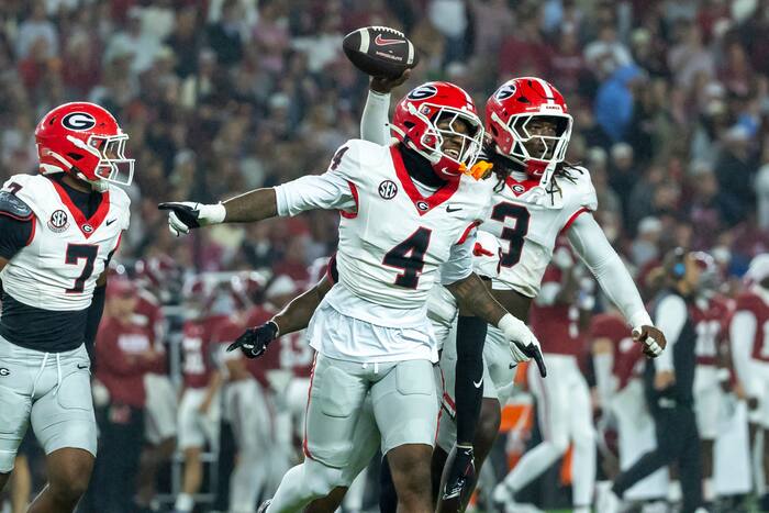 Georgia set to replace Texas at top of college football rankings