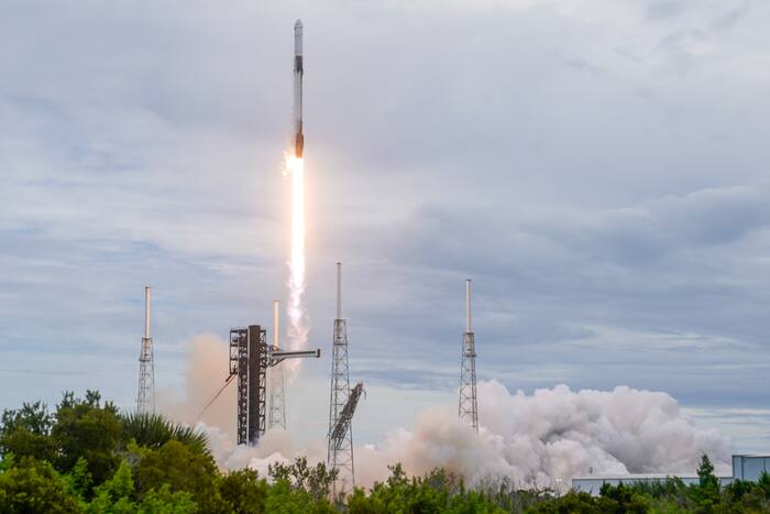 SpaceX reports profit as satellite and computing businesses surge