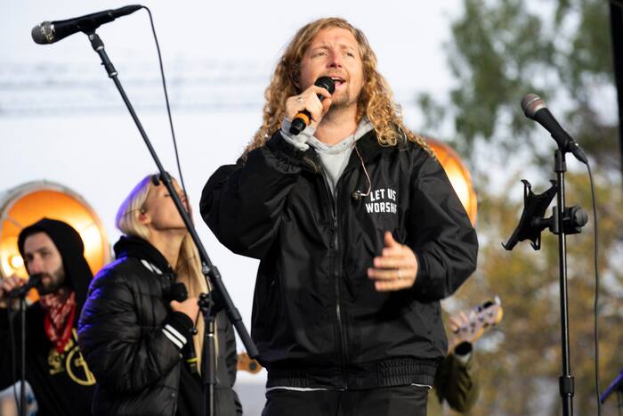 Christian worship leader faces renewed fraud claims over donation
