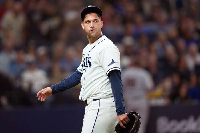 Rays collapse in late innings to lose Game 1 of ALCS