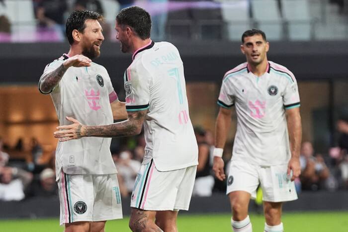Messi assists as Inter Miami clinches MLS playoff berth