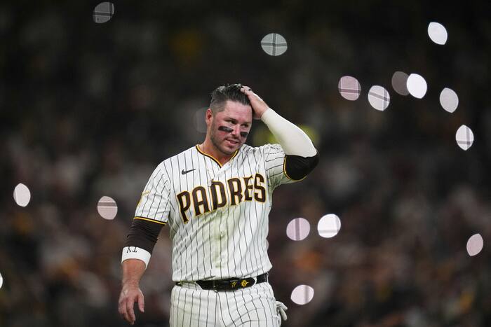 Brewers eliminate Padres from playoff contention in four games