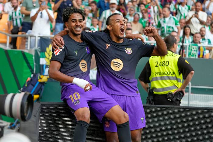 Yamal shines as Barcelona thrash Betis ahead of PSG clash